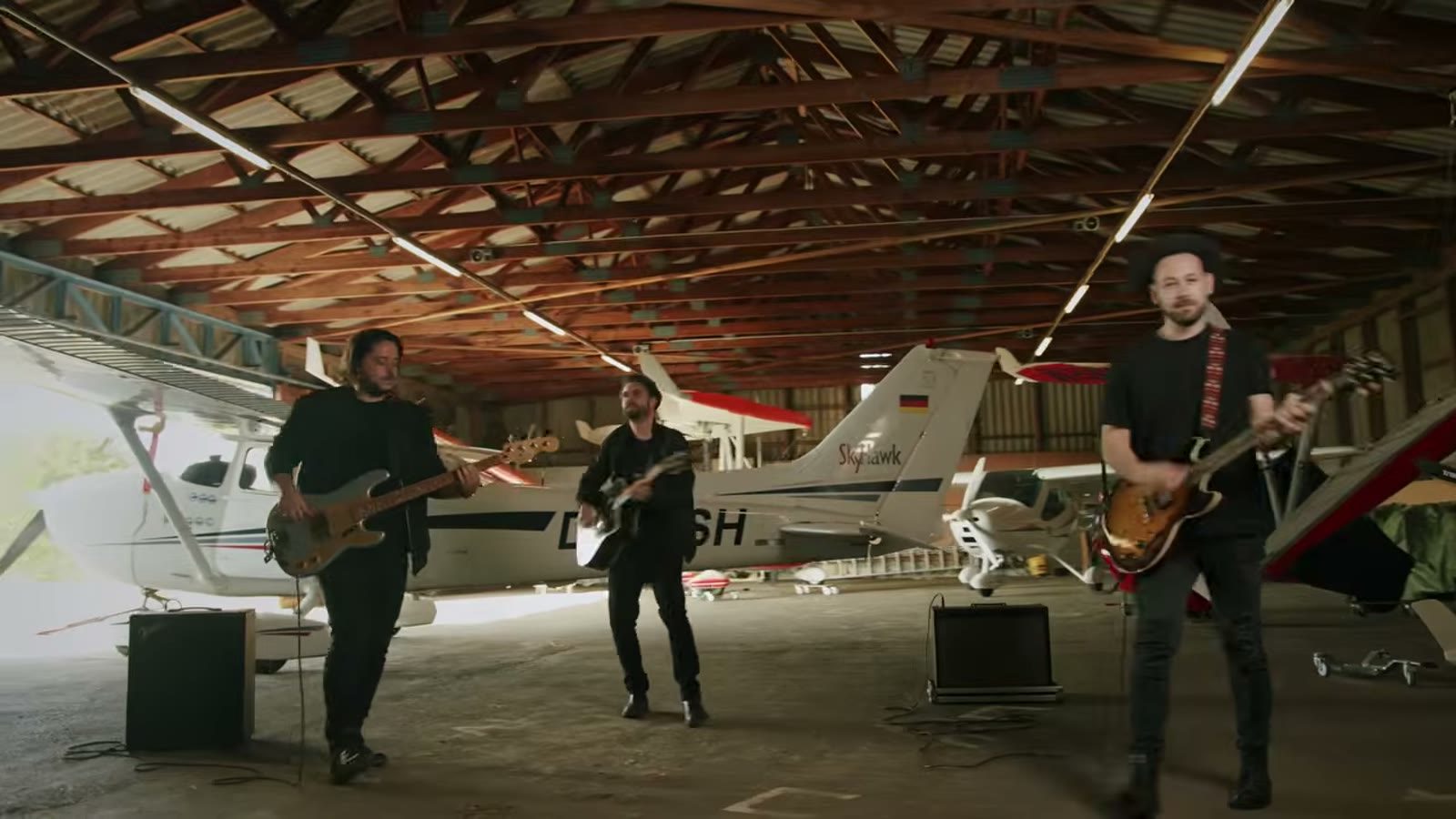 Musikvideos – Anna Lu, Sameday Records, Emo Johnson