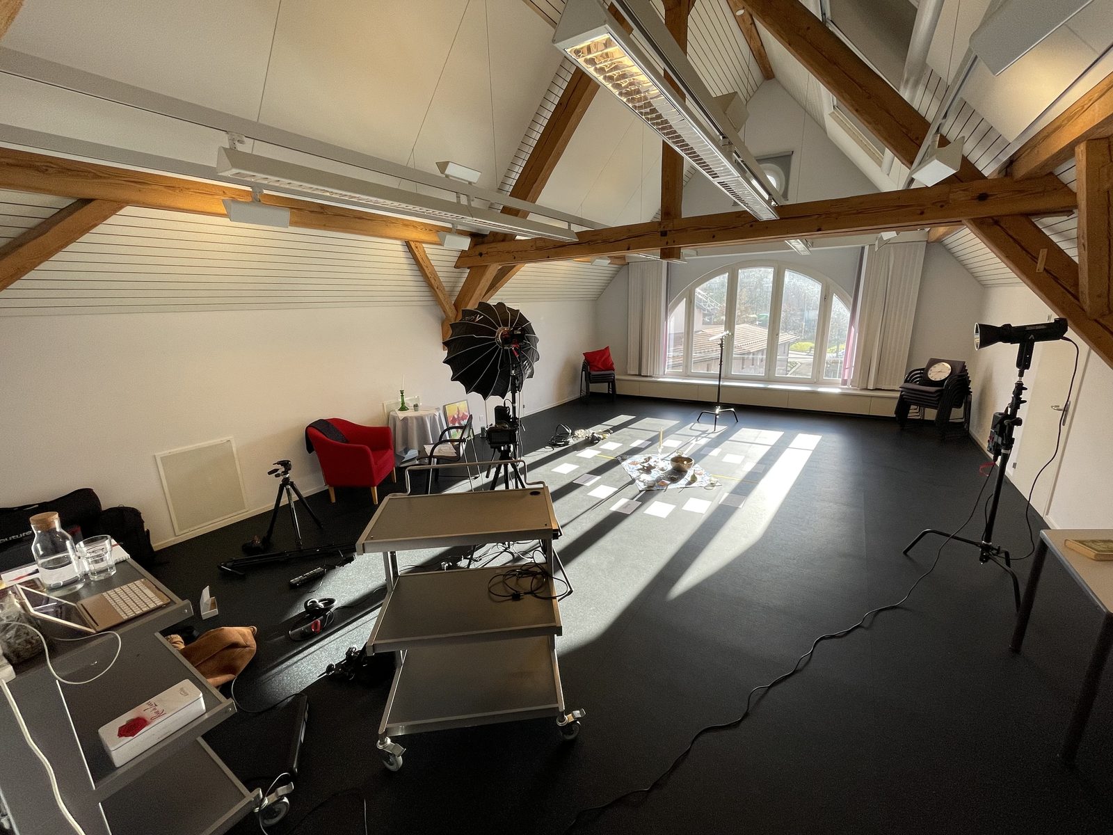 Haus am See – Branding, Leitsystem & Podcast-Studio